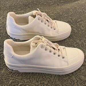 DKNY Women's Casual Sneakers White 8